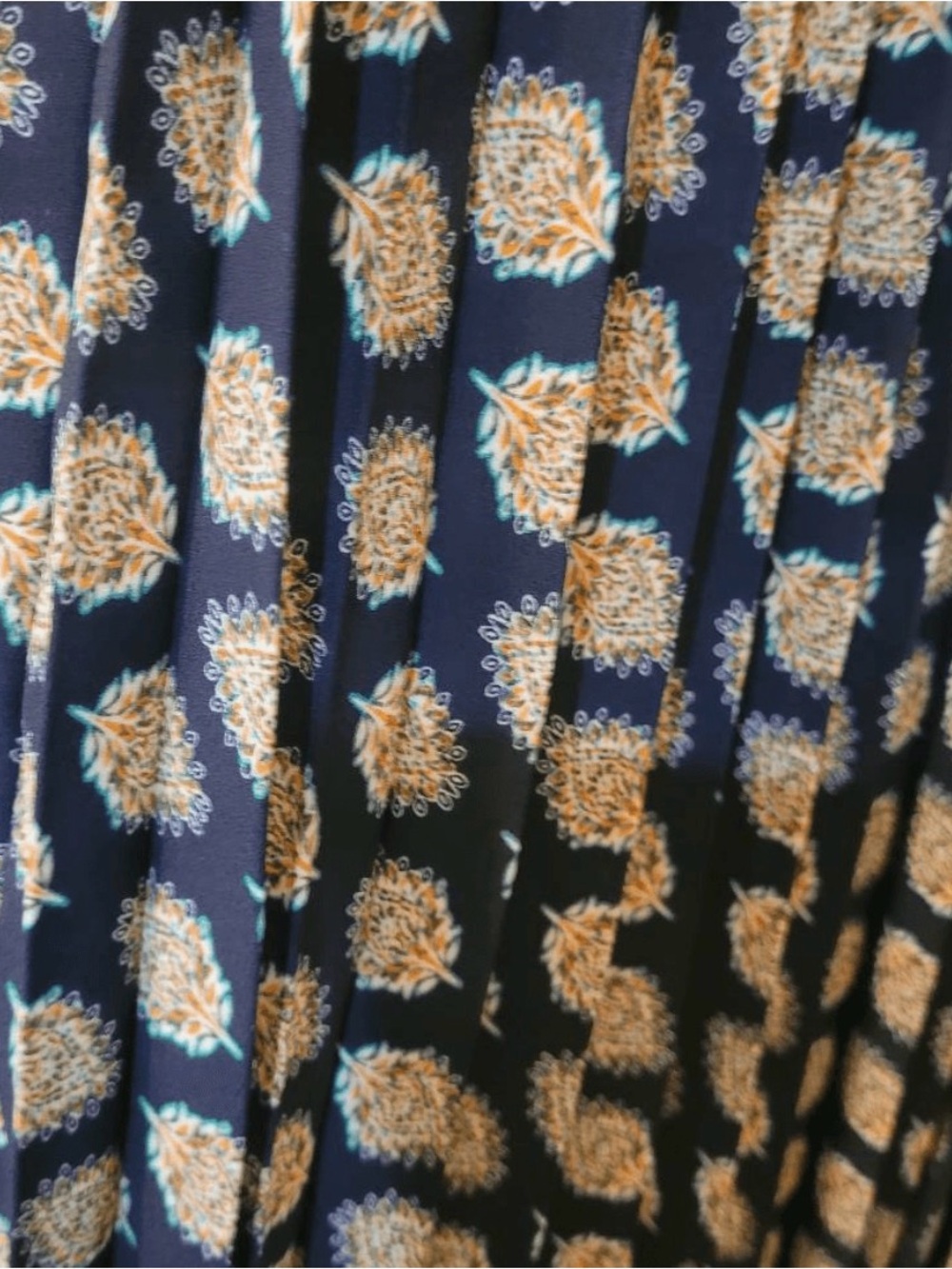 Banana Republic Navy and Cream Geometric Maxi Skirt - Picture 2 of 8